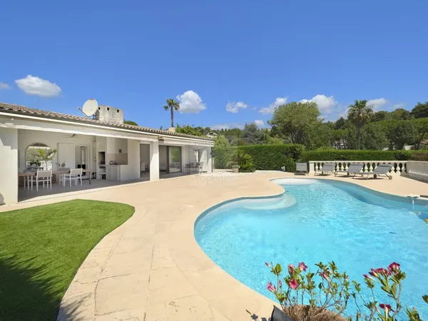 Jolie villa indépendante aperçu mer Hauts de Vaugrenier