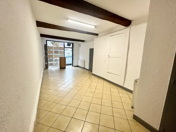 LOCAL COMMERCIAL 31M2 CENTRE VILLE RIOM