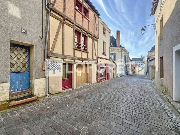 Maison de ville au coeur du quartier historique