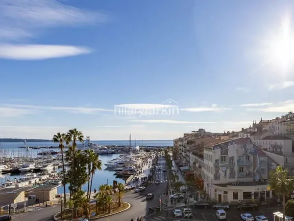 Appartement Dernier Étage avec Vue Panoramique sur le Vieux Port - Cannes