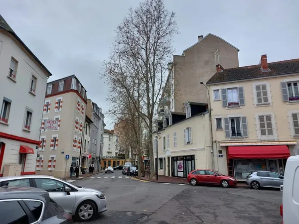Murs commerciaux TOUS COMMERCES en coeur de ville à Vichy