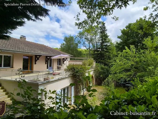 Environnement bucolique pour cette maison