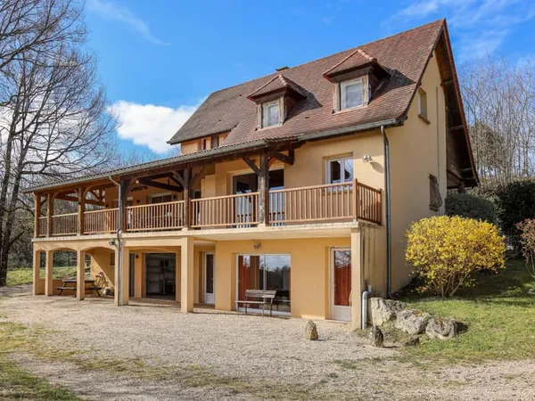 Charmante maison sarladaise : Equipements modernes, vues sur la campagne