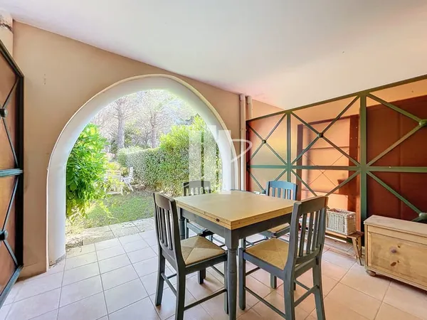 A VENDRE APPARTEMENT T2 EN REZ-DE-JARDIN AVEC PISCINE ET TEN