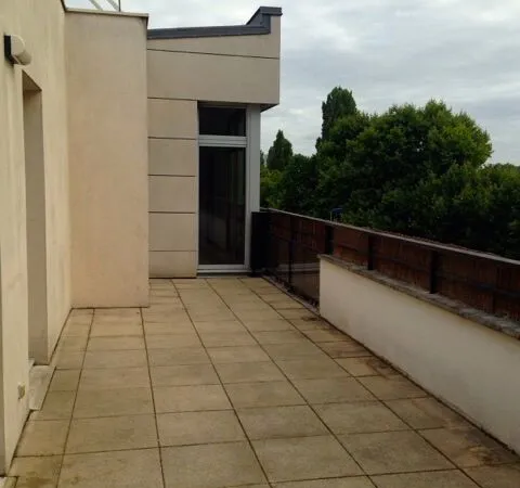 4/5 pièces avec terrasse et parking quai Marcel Dassault ST CLOUD