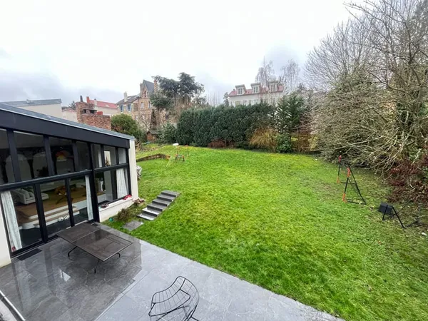 LOUVECIENNES - GARE / MAISON 263m², 8P, 5 chambres, JARDIN ET GARAGE