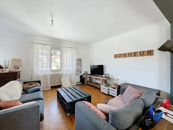 Maison 3 chambres avec garage, commerces, écoles et transports à pied