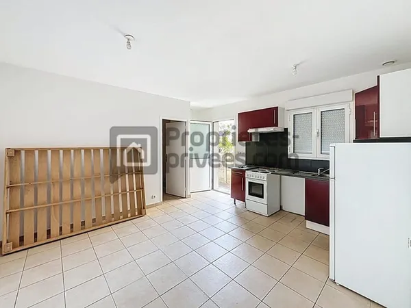 Appartement une chambre 30 m²/box/park/cave