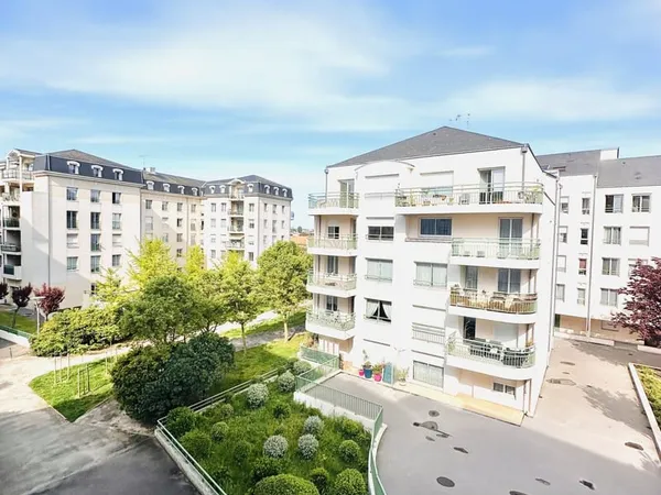 Appartement 45m / 2 pièces + 1 parking en sous-sol