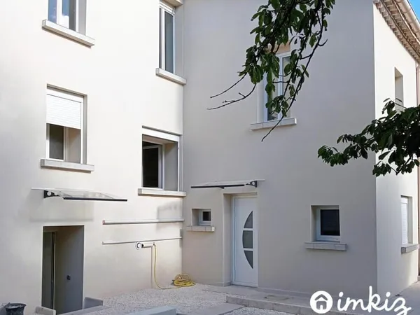 Immeuble rénové - 8 appartements