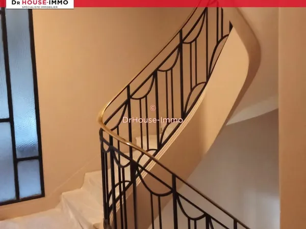 À proximité de l'Étoile Studio 9 m² meublé Idéal investisseur Rentabilité nette de 7 %