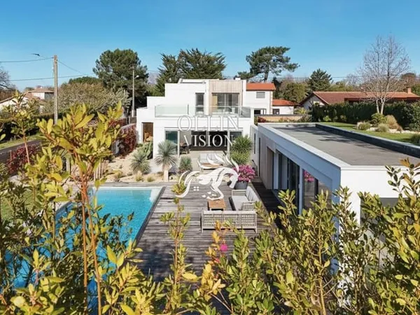 Villa de prestige aux portes du bassin