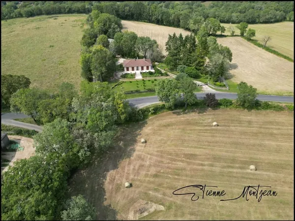Maison 123 m², 1.4 hectare de terrain, sans voisins, atelier et