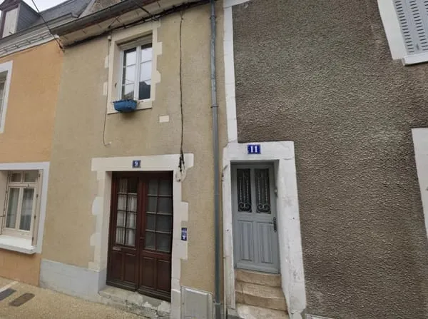 Maison de ville à rafraichir dans le centre de Le Blanc