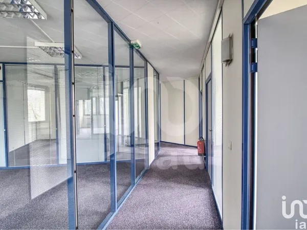 Bureaux 329 m²