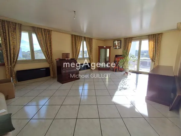 Appartement 5 pièces idéalement situé