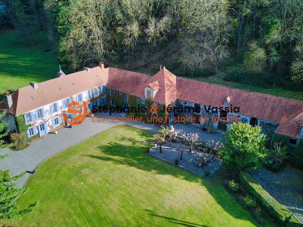 Domaine d'exception du XVIIIe siècle - Élégance et patrimoine au coeur des Pyrénées