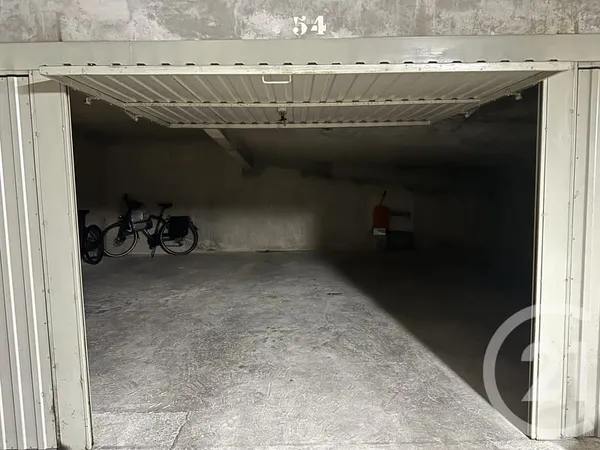 Parking 14 m²