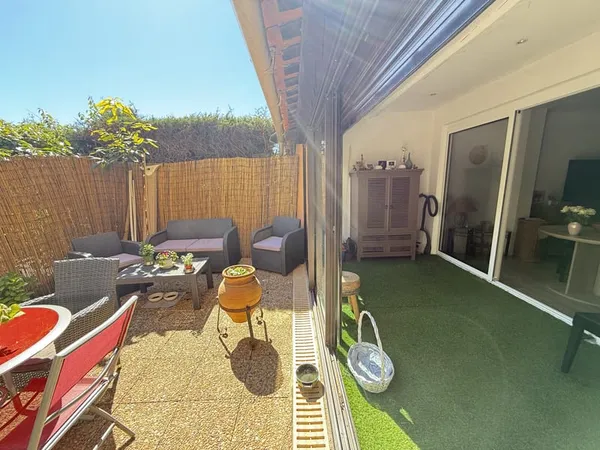 AU CALME, 2 PIECES EN REZ-DE-JARDIN