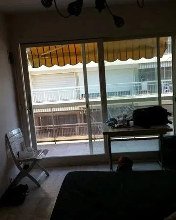 Meublée Chambre en colocation - Centre de Juan-les-Pins