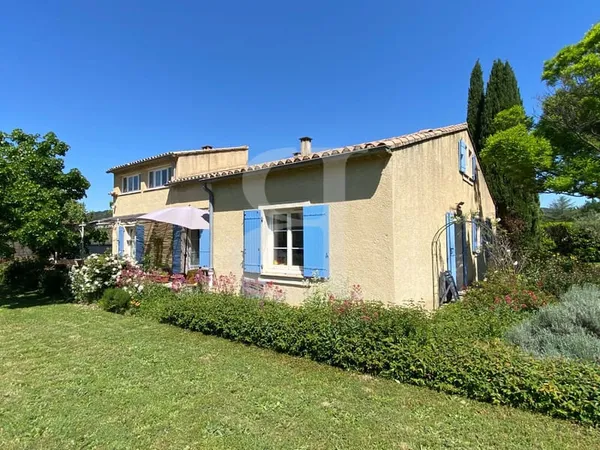 Charmante villa avec piscine et jardin à vendre région Vaison-