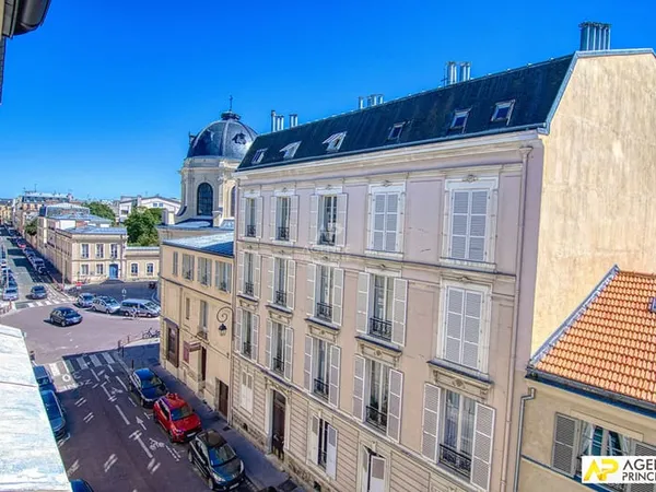 Versailles Notre-Dame Appartement 2/3 pièces de 63 m² carrez situé au 4ème et dernier étage avec cav