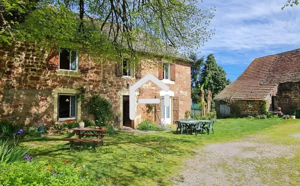 Belle maison en pierre avec dépendances !