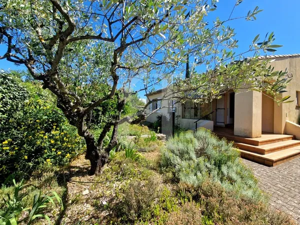 Maison avec piscine dans la région de Nyons