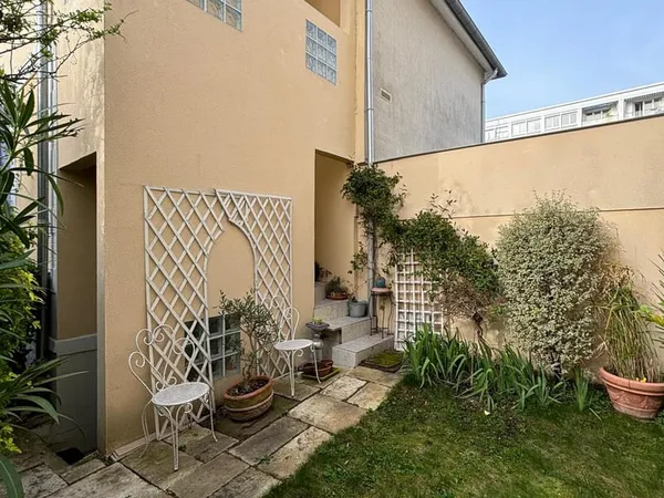 MAISON D'HABITATION