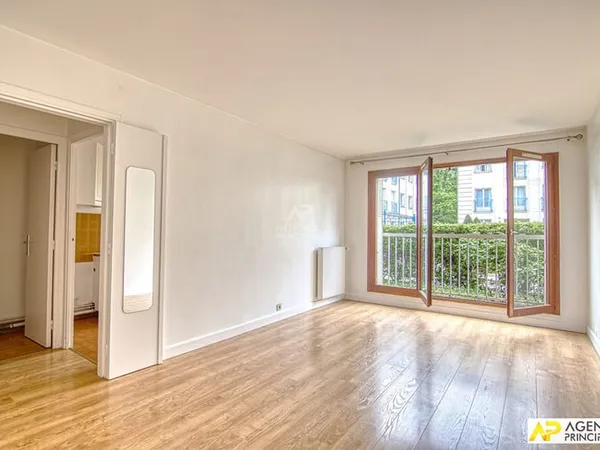 Versailles Ermitage Appartement 2 pièces 51 m² avec cave et parking