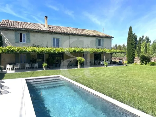 Mas avec piscine et verger