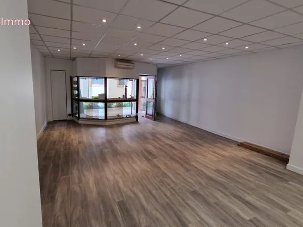 A LOUER - Local commercial 65 m² - Centre-ville de Moissac