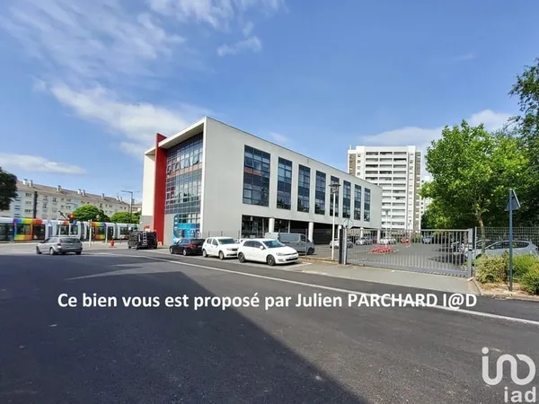 Local commercial 225 m²