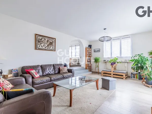 CHARMANTE MAISON FAMILIALE DE 7 PIECES (147.75m²) À ETIOLLES