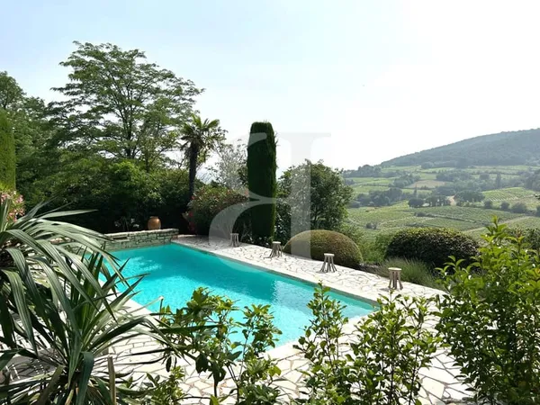 Villa avec piscine région Nyons