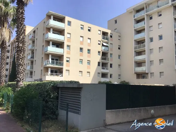 APPARTEMENT T2 DE 49 M2 AVEC PARKING ET PISCINE EN RESIDENCE