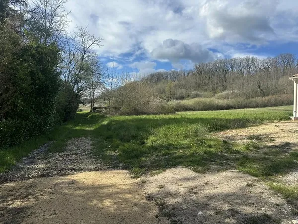TERRAIN CONSTRUCTIBLE A VENDRE
