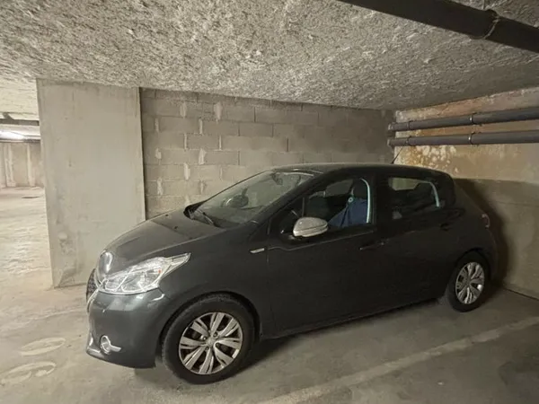 ARCEAUX - Parking en sous-sol d'une résidence récente et sécu