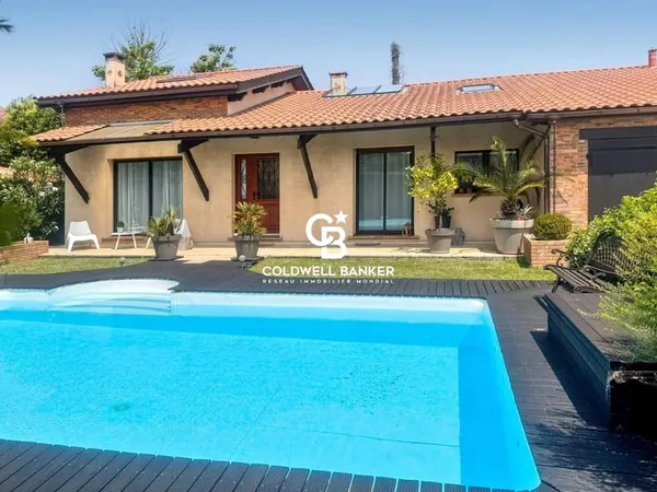 VILLENAVE MAISON FAMILLIALE 5 PIECES AVEC PISCINE