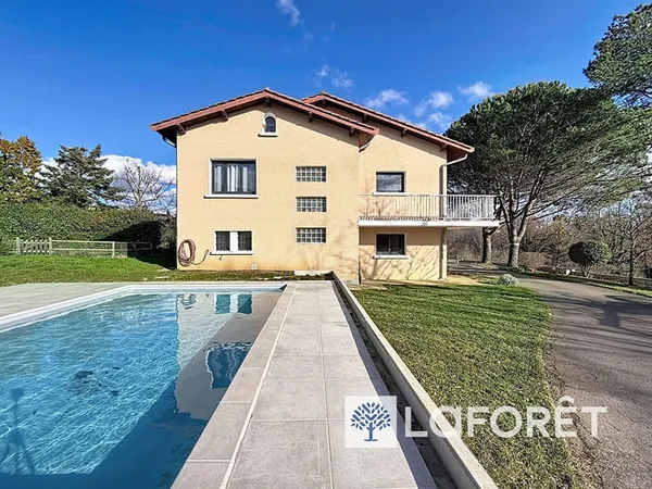 DARDILLY, Maison familiale avec piscine dans un environnement privilégié