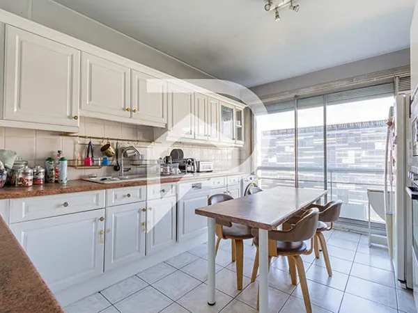 Appartement 3 Pièces 95m2 Prado Marseille 13008