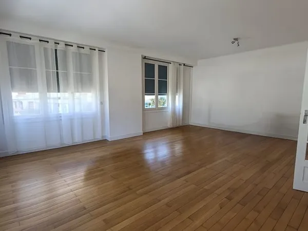 Appartement T3 de 84.49m² en plein centre de LA ROCHE-BERNARD