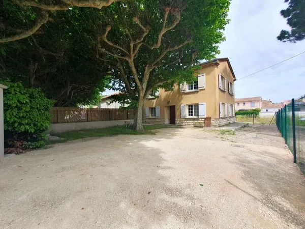La maison sous le Platane, Maison familiale au charme authentique