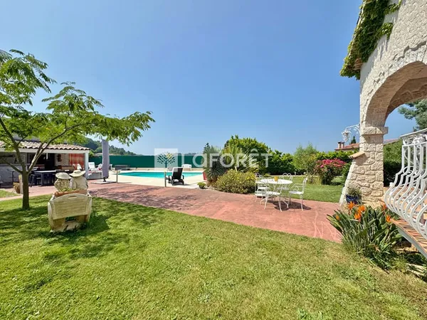LEVENS, villa 10 pièces, piscine, cuisine d'été, garage , dé