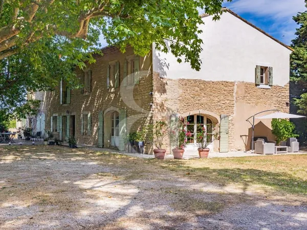 Charmant mas en pierres à L'Isle sur la sorgue - Exclusivité