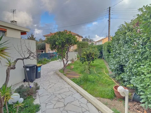 CANNES à vendre maison 5 pièces de 115 m2 sur un terrain de
