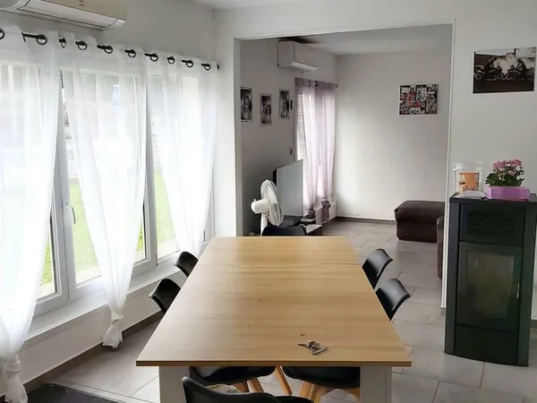 MAISON PROCHE DE TOUTES COMMODITES CHAMBRES JARDIN