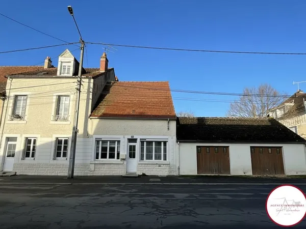 Maison 202 m² avec jardin et garage - SAINT AMAND MONTROND