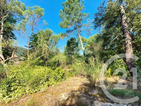 Terrain 1040 m²