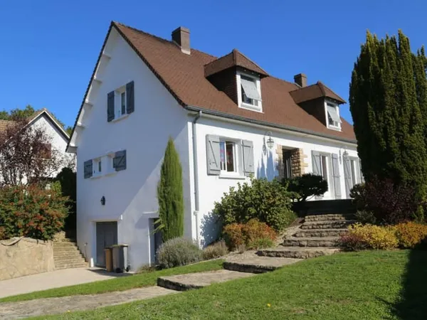 Maison avec belles prestations à vendre avec vue sur la ville